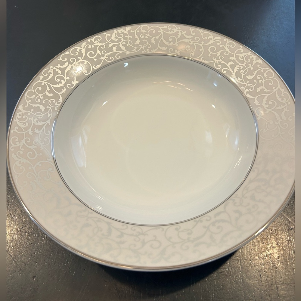 Mikasa Parchment Round Vegetable Serving Bowl 10 5/8” L3438-250